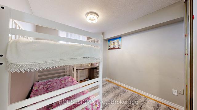 812 - 390 Dixon Rd, Condo with 3 bedrooms, 1 bathrooms and 1 parking in Toronto ON | Image 8