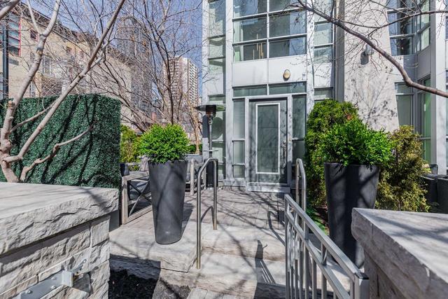 l 102 - 150 Homewood Ave, Townhouse with 2 bedrooms, 2 bathrooms and 1 parking in Toronto ON | Image 12