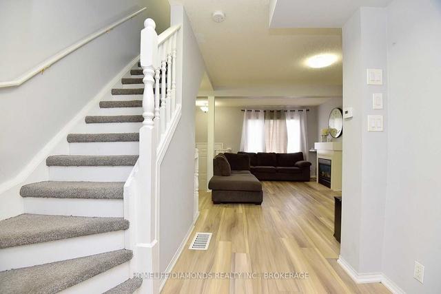 8 - 601 Columbia Forest Blvd, Townhouse with 4 bedrooms, 3 bathrooms and 2 parking in Waterloo ON | Image 7