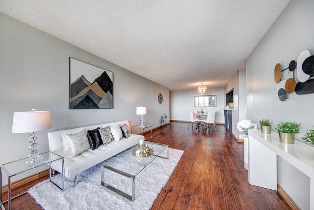 1304 - 10 Tangreen Crt, Condo with 3 bedrooms, 2 bathrooms and 1 parking in Toronto ON | Image 3