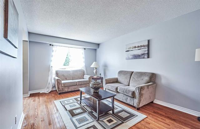 11 Macintyre Lane, Townhouse with 3 bedrooms, 3 bathrooms and 1 parking in Ajax ON | Image 4