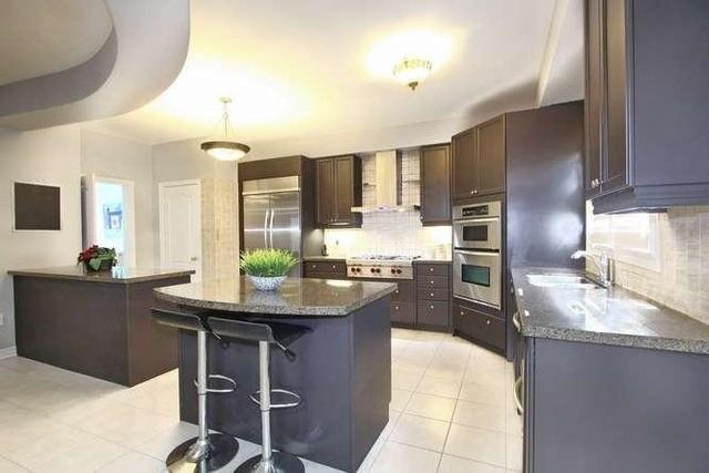 29 Valleyridge Cres, House detached with 5 bedrooms, 5 bathrooms and 4 parking in Brampton ON | Image 7