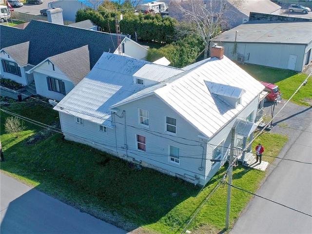 8 Duncan Street, House detached with 5 bedrooms, 2 bathrooms and 6 parking in South Glengarry ON | Image 1