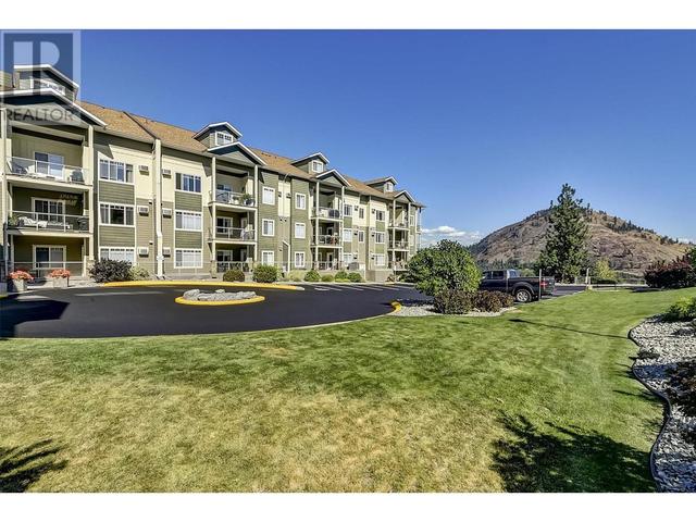 106 - 2120 Shannon Ridge Drive, Condo with 2 bedrooms, 2 bathrooms and null parking in West Kelowna BC | Image 53