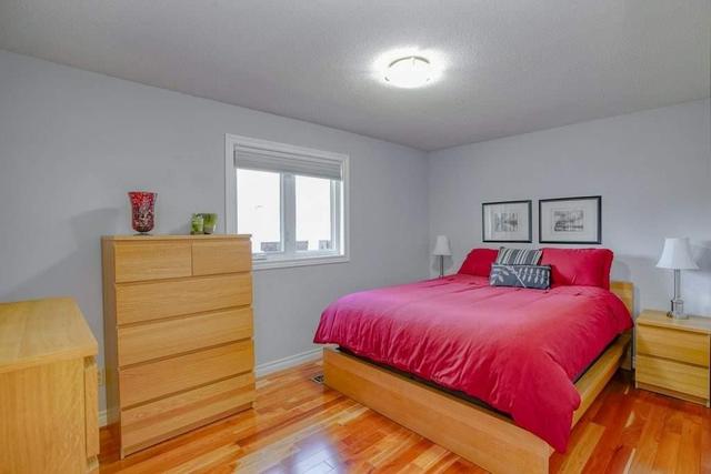 8 Lowell St S, House detached with 3 bedrooms, 3 bathrooms and 6 parking in Cambridge ON | Image 13