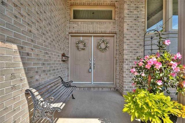 3197 Matthews Dr, House detached with 3 bedrooms, 3 bathrooms and 6 parking in Niagara Falls ON | Image 3