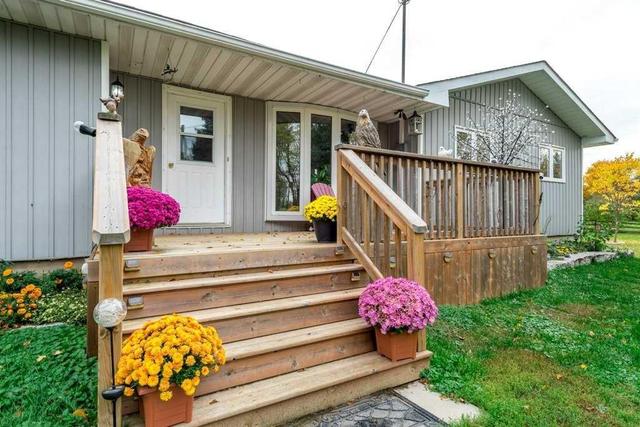188 Stoney Creek Rd, House detached with 2 bedrooms, 2 bathrooms and 20 parking in Kawartha Lakes ON | Image 2