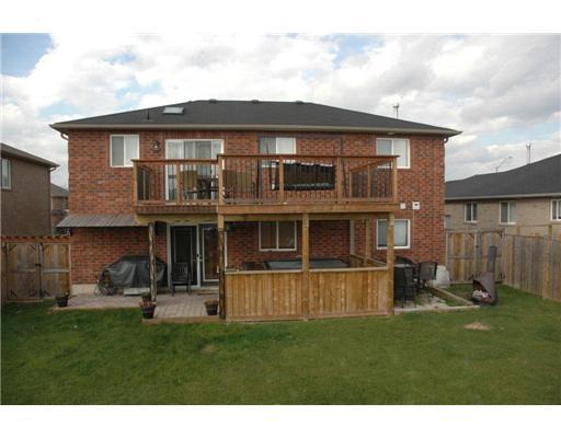 116 Sandringham Dr, House detached with 3 bedrooms, 2 bathrooms and null parking in Barrie ON | Image 2