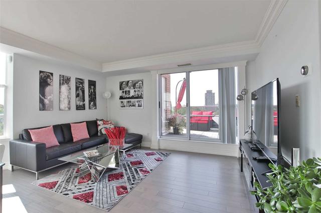 809 - 2088 Lawrence Ave W, Condo with 2 bedrooms, 2 bathrooms and 1 parking in Toronto ON | Image 2