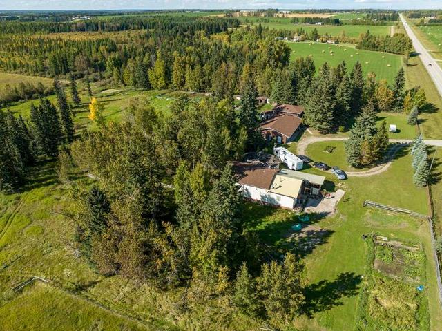 384040 22 Highway, House detached with 5 bedrooms, 2 bathrooms and 3 parking in Clearwater County AB | Image 22