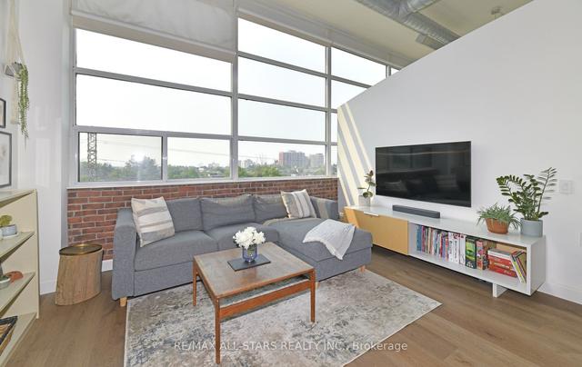402 - 1001 Roselawn Ave, Condo with 2 bedrooms, 2 bathrooms and 1 parking in Toronto ON | Image 24