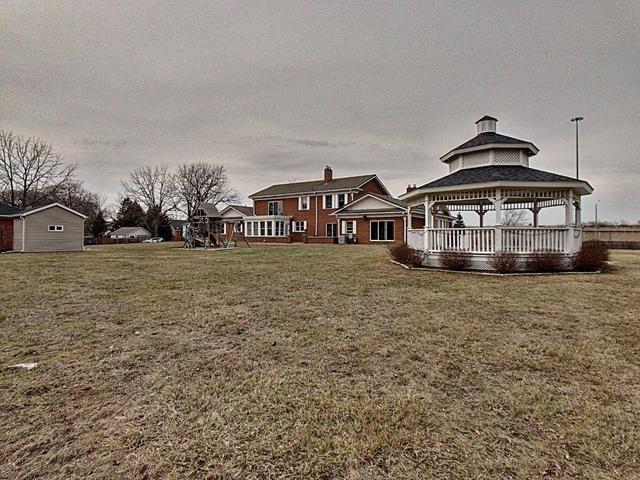 5360 Royal Manor Drive, House detached with 7 bedrooms, 4 bathrooms and 9 parking in Niagara Falls ON | Image 3