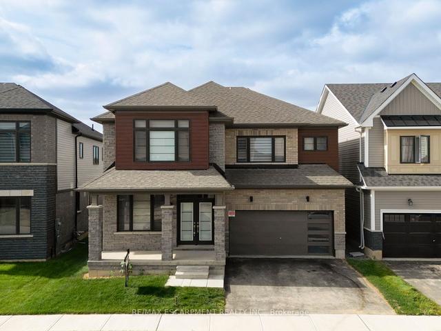 21 Bee Cres, House detached with 4 bedrooms, 4 bathrooms and 4 parking in Brantford ON | Image 1