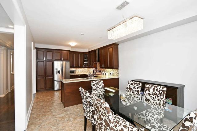 9 Noranda Cres, House detached with 5 bedrooms, 6 bathrooms and 6 parking in Brampton ON | Image 4