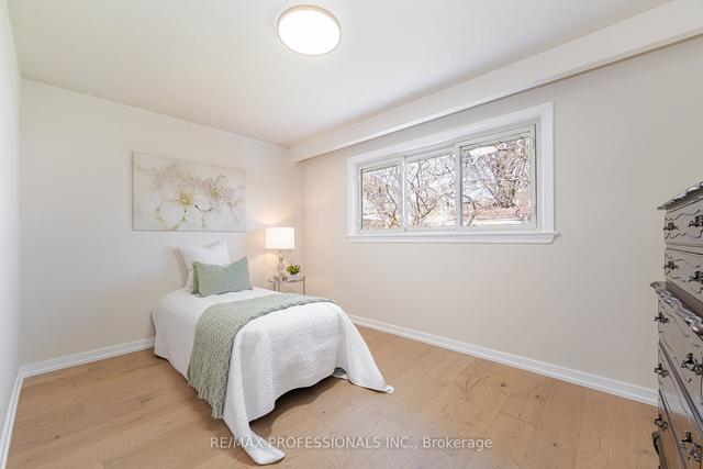 24 Brunner Dr, House detached with 3 bedrooms, 2 bathrooms and 3 parking in Toronto ON | Image 10