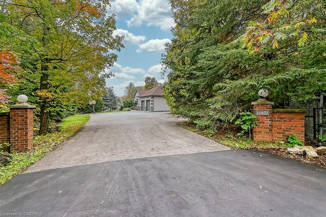 11032 Regional Rd 25 Road, House detached with 6 bedrooms, 4 bathrooms and 12 parking in Halton Hills ON | Image 3