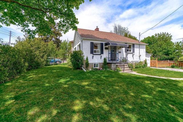 2 Mulvey Ave, House detached with 2 bedrooms, 2 bathrooms and 3 parking in Toronto ON | Image 12