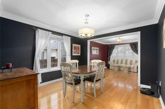 7 Rebecca Crt, House detached with 4 bedrooms, 3 bathrooms and 6 parking in Barrie ON | Image 6
