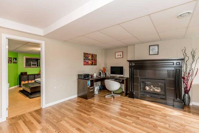54 Leslie Ave, House detached with 2 bedrooms, 2 bathrooms and 5 parking in Barrie ON | Image 24