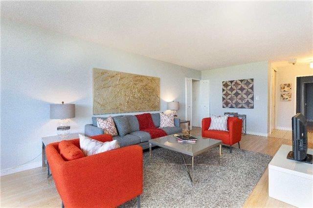 809 - 5 Massey Sq, Condo with 3 bedrooms, 2 bathrooms and null parking in Toronto ON | Image 4