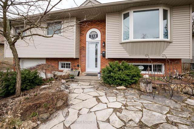 258 West Acres Dr, House detached with 4 bedrooms, 2 bathrooms and 2 parking in Guelph ON | Image 34