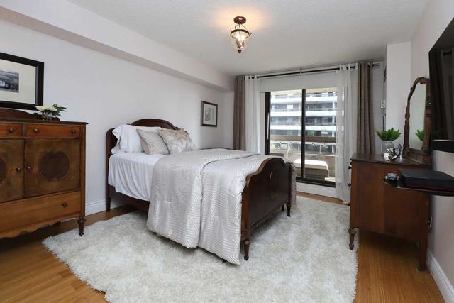 409 - 80 Quebec Ave, Condo with 2 bedrooms, 2 bathrooms and 1 parking in Toronto ON | Image 8