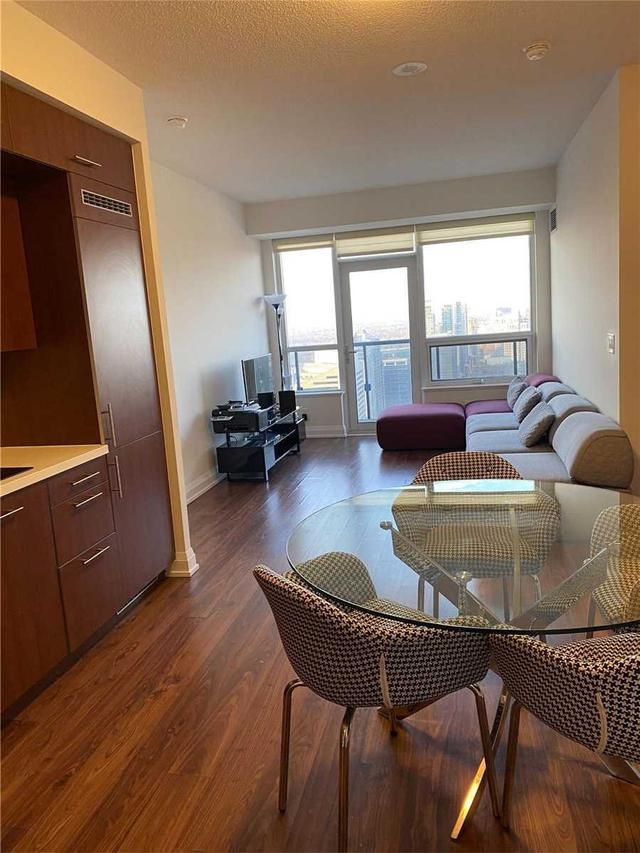3822 - 5 Sheppard Ave, Condo with 2 bedrooms, 2 bathrooms and 1 parking in Toronto ON | Image 5