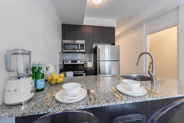 130 - 390 Hopewell Ave, Townhouse with 1 bedrooms, 2 bathrooms and 1 parking in Toronto ON | Image 2