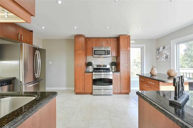19 St Michaels Cres, House detached with 4 bedrooms, 4 bathrooms and 6 parking in Caledon ON | Image 4