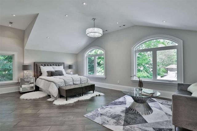 2136 Pineneedle Row, House detached with 4 bedrooms, 6 bathrooms and 8 parking in Mississauga ON | Image 3