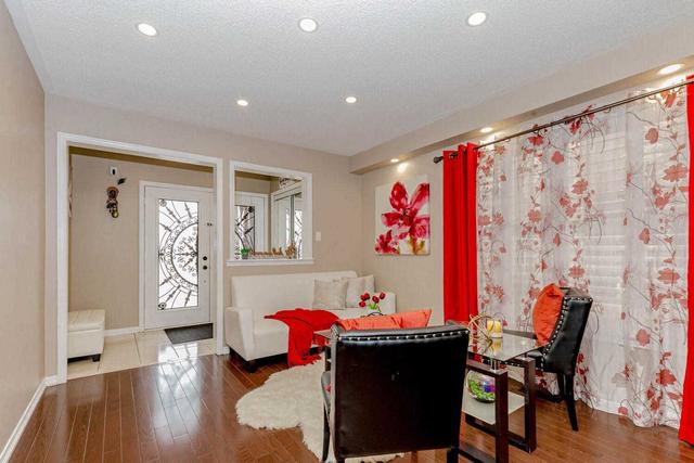 72 Newington Cres, House semidetached with 3 bedrooms, 4 bathrooms and 3 parking in Brampton ON | Image 34