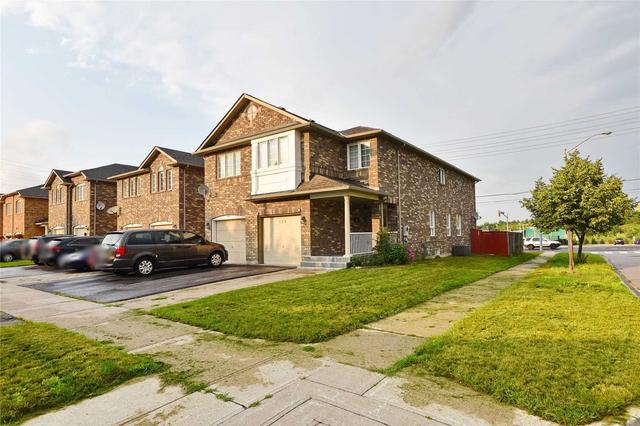 158 Bonspiel Dr, House attached with 4 bedrooms, 4 bathrooms and 3 parking in Toronto ON | Image 1