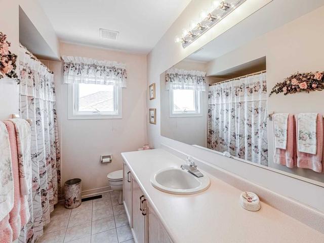 74 Red Maple Dr, House detached with 4 bedrooms, 3 bathrooms and 6 parking in Brampton ON | Image 17