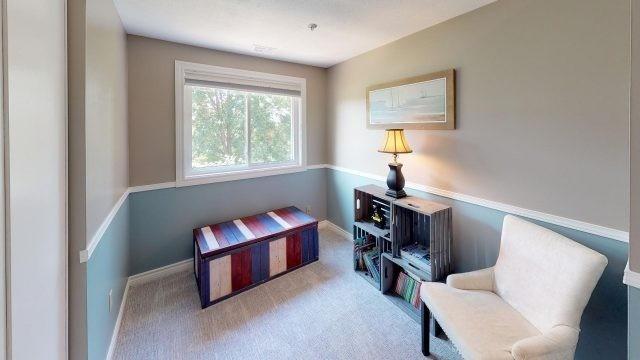 633 Woodward Ave, Townhouse with 3 bedrooms, 1 bathrooms and 1 parking in Milton ON | Image 2