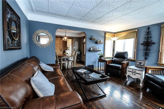 30 Stuart Avenue, House detached with 4 bedrooms, 2 bathrooms and 3 parking in St. Catharines ON | Image 6