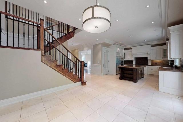 29 Christine Cres, House detached with 4 bedrooms, 6 bathrooms and 6 parking in Toronto ON | Image 6
