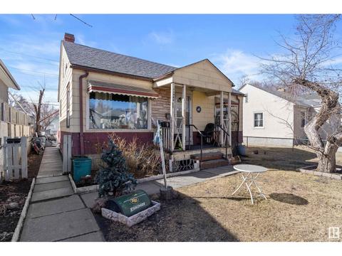 11538 90 St Nw, House detached with 5 bedrooms, 1 bathrooms and null parking in Edmonton AB | Card Image