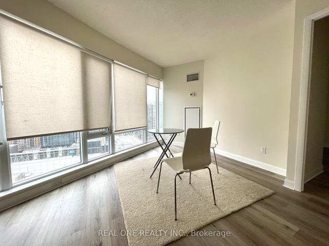 2101 - 210 Victoria St, Condo with 2 bedrooms, 2 bathrooms and 0 parking in Toronto ON | Image 7