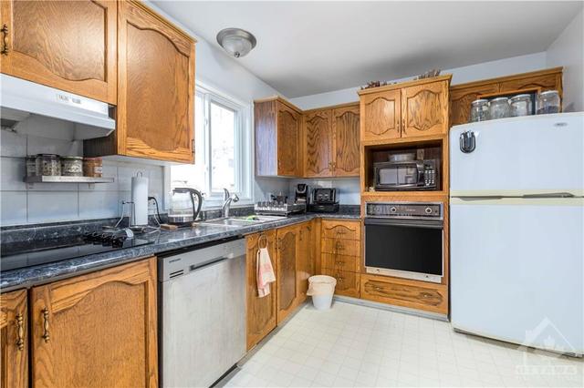 677 Mathieu Way, House detached with 3 bedrooms, 3 bathrooms and 3 parking in Ottawa ON | Image 13