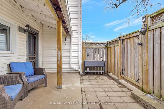 85 Elliott St, House detached with 3 bedrooms, 1 bathrooms and 5 parking in Cambridge ON | Image 8