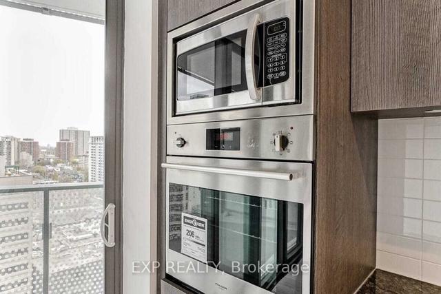 1212 - 11 Wellesley St W, Condo with 0 bedrooms, 1 bathrooms and 0 parking in Toronto ON | Image 8