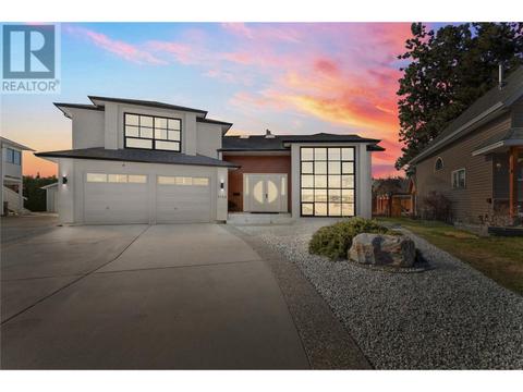 1720 Simpson Court, House detached with 4 bedrooms, 4 bathrooms and 6 parking in Kelowna BC | Card Image