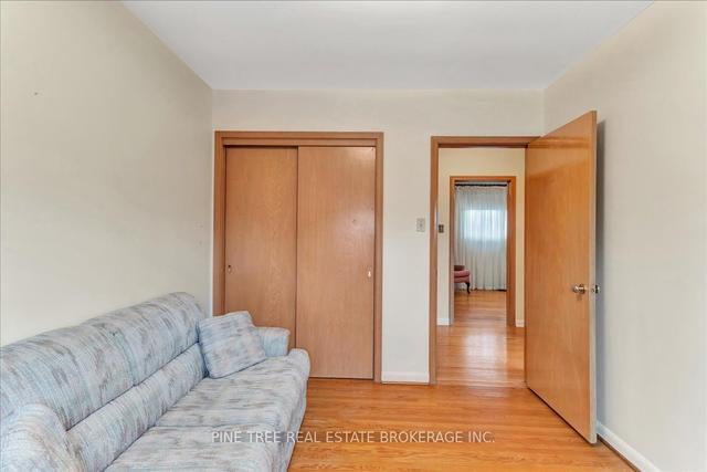 16 Lay St, House detached with 3 bedrooms, 2 bathrooms and 7 parking in Barrie ON | Image 6