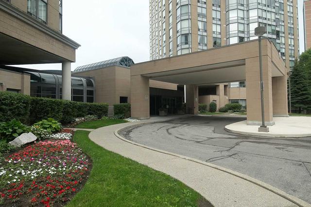 004 - 1 Hickory Tree Rd, Condo with 1 bedrooms, 1 bathrooms and 1 parking in Toronto ON | Image 12