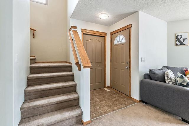 24 Cranberry Way Se, House detached with 3 bedrooms, 1 bathrooms and 2 parking in Calgary AB | Image 6