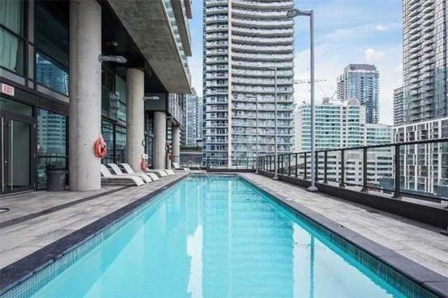 2305 - 290 Adelaide St, Condo with 2 bedrooms, 2 bathrooms and 0 parking in Toronto ON | Image 11