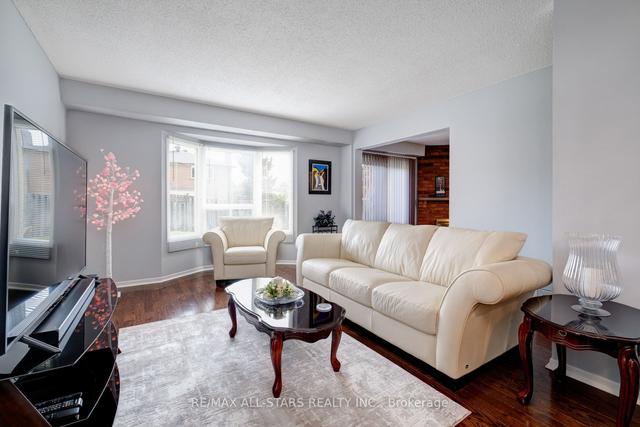 7 Michener Cres, House detached with 4 bedrooms, 3 bathrooms and 6 parking in Markham ON | Image 13