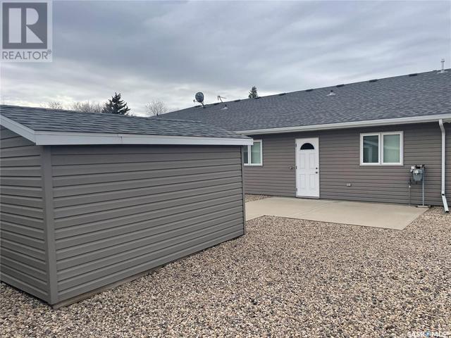 1100 C 95th Avenue, House semidetached with 2 bedrooms, 1 bathrooms and null parking in Tisdale SK | Image 4