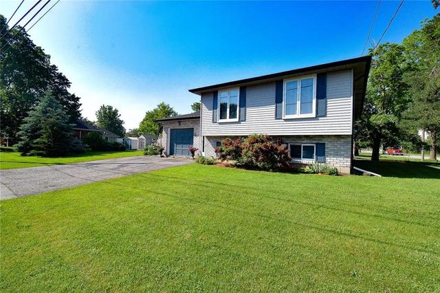 25 Oneida Street, House detached with 3 bedrooms, 2 bathrooms and 6 parking in Haldimand County ON | Image 1