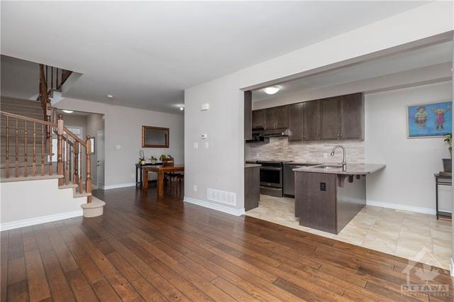 47 Tapadero Avenue, Townhouse with 3 bedrooms, 4 bathrooms and 3 parking in Ottawa ON | Image 14